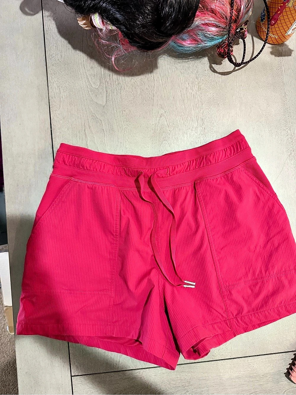 lululemon Dance Studio High-Rise Short 3.5" Pink Size 8